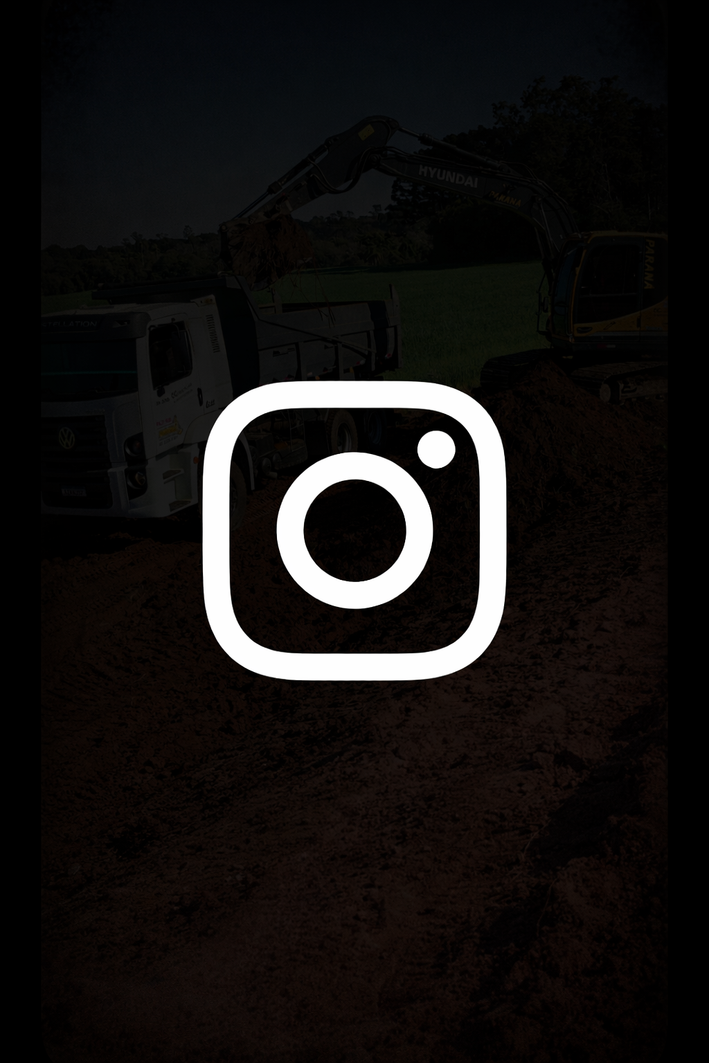 Escavadeira da Paraná Terraplanagem em operação de terraplanagem em Ponta Grossa